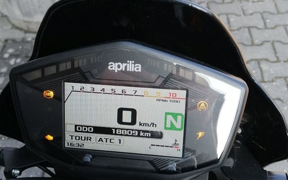 Gebrauchtmotorrad Aprilia Dorsoduro 900 - Bild 7