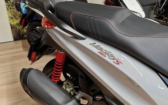 Motorrad Occasion Piaggio Medley 125 S - Bild 2