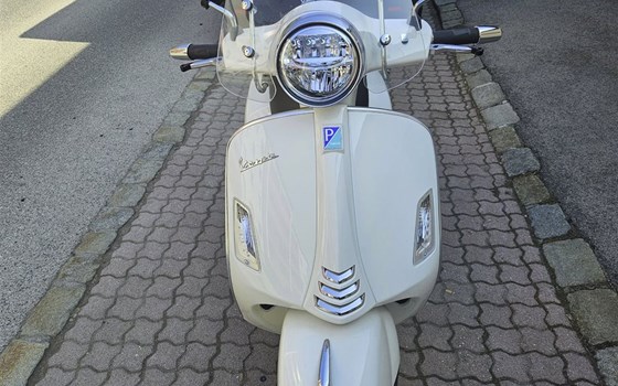 Gebrauchtmotorrad Vespa GTS 125 Super - Bild 3