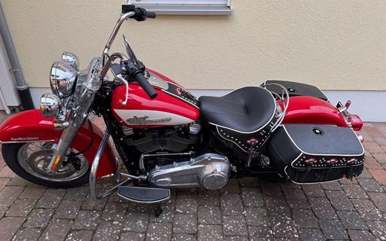 Gebrauchtmotorrad Harley-Davidson Hydra Glide Revival - Bild 2