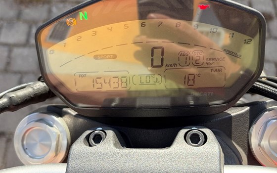 Gebrauchtmotorrad Ducati Monster 821 - Bild 4