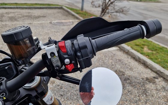 Gebrauchtmotorrad Ducati Hypermotard 698 Mono RVE - Bild 14