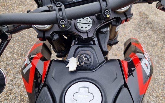 Gebrauchtmotorrad Ducati Hypermotard 698 Mono RVE - Bild 7