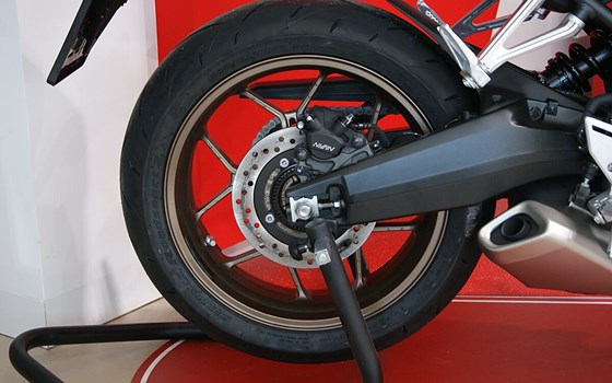 Neufahrzeug Honda CB650R E-Clutch - Bild 10