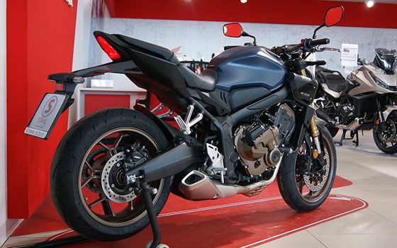 Neufahrzeug Honda CB650R E-Clutch - Bild 6