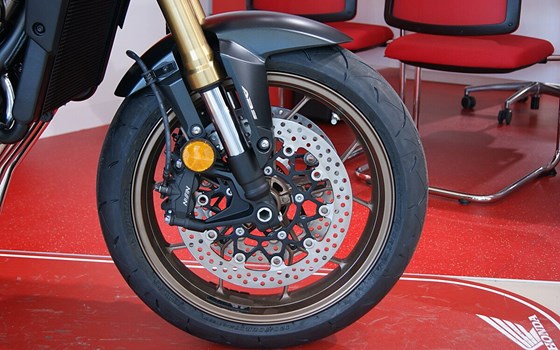 Neufahrzeug Honda CB650R E-Clutch - Bild 9