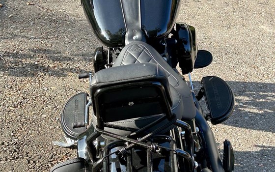 Motorrad Occasion Harley-Davidson Softail Slim S - Bild 11
