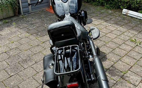 Motorrad Occasion Harley-Davidson Softail Slim S - Bild 4