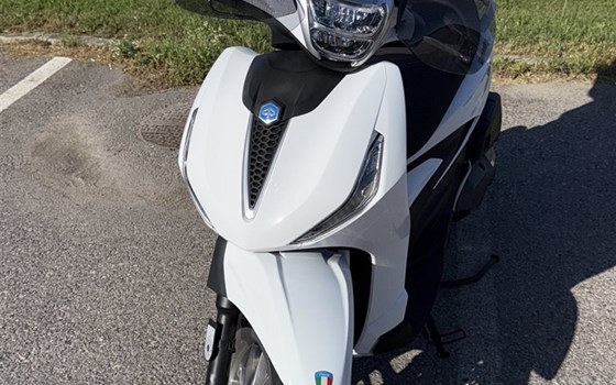 Gebrauchtmotorrad Piaggio Beverly 400 hpe - Bild 2