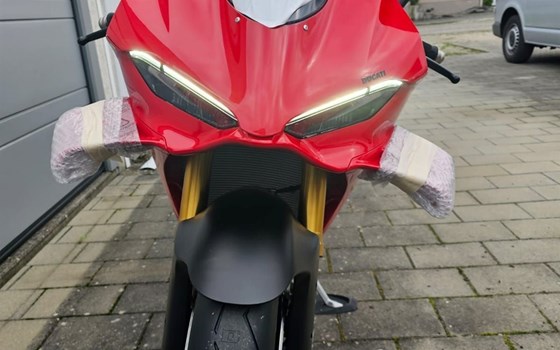Gebrauchtmotorrad Ducati Panigale V4 S - Bild 3