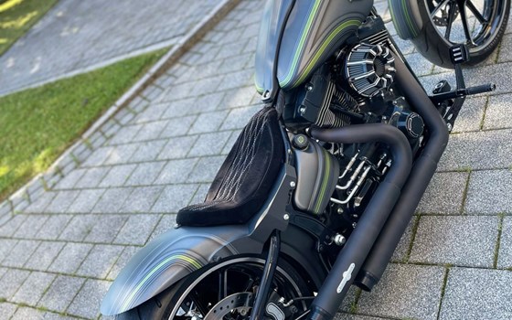 Gebrauchtmotorrad Harley-Davidson Softail Breakout FXSB - Bild 1