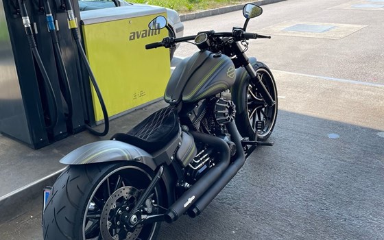 Gebrauchtmotorrad Harley-Davidson Softail Breakout FXSB - Bild 6