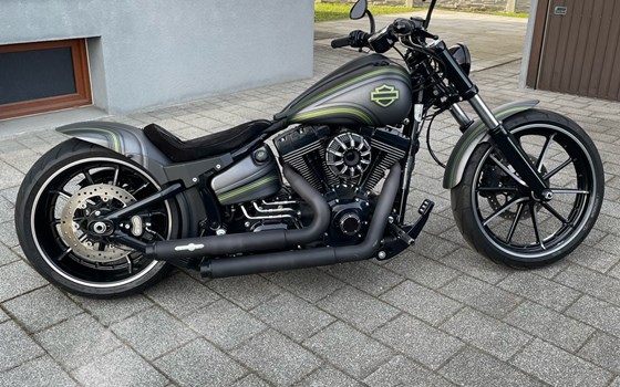 Gebrauchtmotorrad Harley-Davidson Softail Breakout FXSB - Bild 2