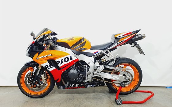 Gebrauchtmotorrad Honda CBR1000RR Fireblade - Bild 5