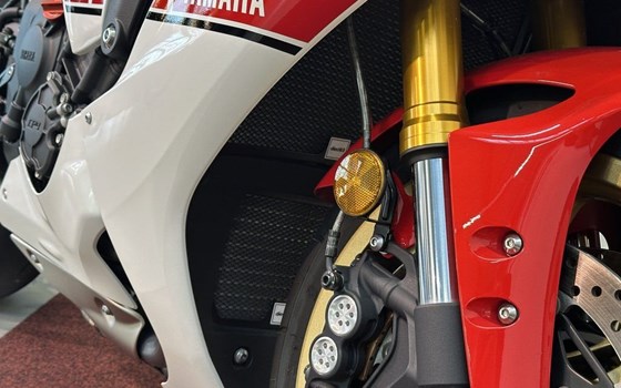Gebrauchtmotorrad Yamaha R1 World GP 60th Anniversary - Bild 11
