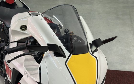 Gebrauchtmotorrad Yamaha R1 World GP 60th Anniversary - Bild 12
