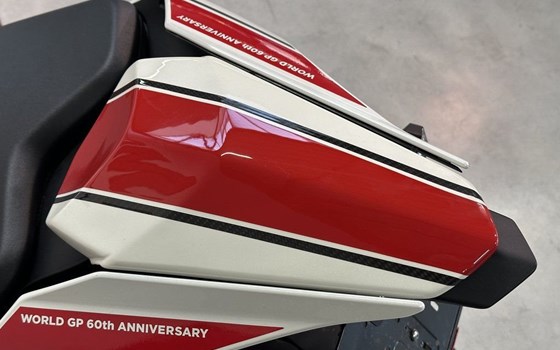 Gebrauchtmotorrad Yamaha R1 World GP 60th Anniversary - Bild 14