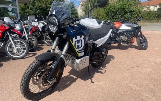 Neufahrzeug Husqvarna Norden 901 Expedition - Bild 9