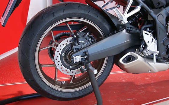 Neufahrzeug Honda CB650R E-Clutch - Bild 12