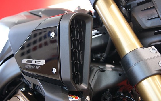Neufahrzeug Honda CB650R E-Clutch - Bild 6