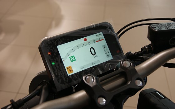 Neufahrzeug Honda CB650R E-Clutch - Bild 9