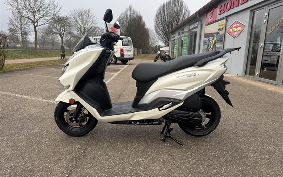 Gebrauchtmotorrad Suzuki Burgman 125 - Bild 5