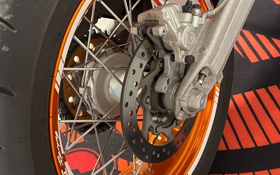 Gebrauchtmotorrad KTM 690 SMC R - Bild 6