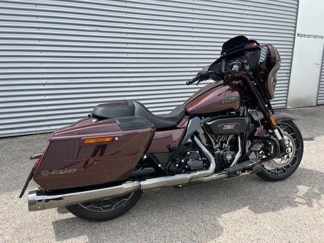 Harley-Davidson CVO Street Glide FLHXSE (Copperhead/Scorched Chrome Finish) - Bild 10