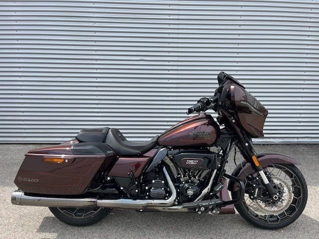 Harley-Davidson CVO Street Glide FLHXSE (Copperhead/Scorched Chrome Finish) - Bild 2