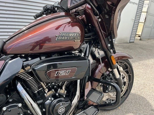 Harley-Davidson CVO Street Glide FLHXSE (Copperhead/Scorched Chrome Finish) - Bild 3