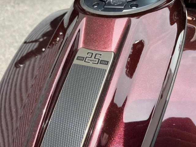 Harley-Davidson CVO Street Glide FLHXSE (Copperhead/Scorched Chrome Finish) - Bild 6