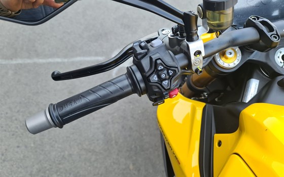 Neufahrzeug Ducati Streetfighter V2 S - Bild 8