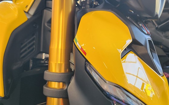 Neufahrzeug Ducati Streetfighter V2 S - Bild 4