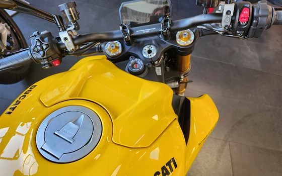 Neufahrzeug Ducati Streetfighter V2 S - Bild 2