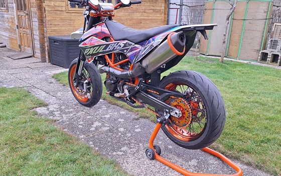 Gebrauchtmotorrad KTM 690 SMC R - Bild 3