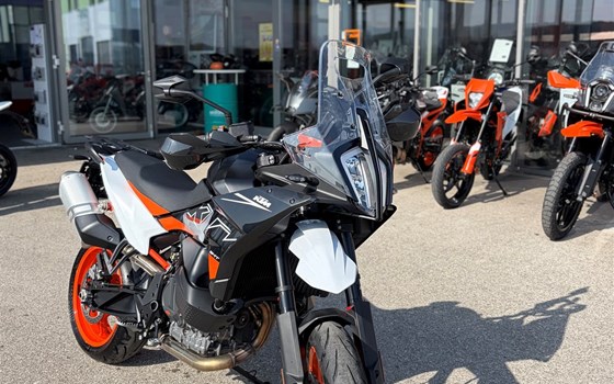 Gebrauchtmotorrad KTM 890 SMT - Bild 2