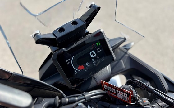 Gebrauchtmotorrad KTM 890 SMT - Bild 4