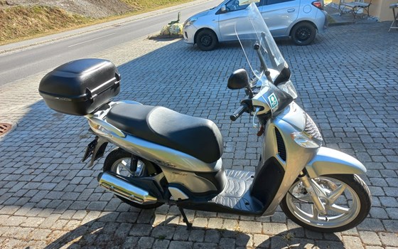 Gebrauchtmotorrad Honda SH125i - Bild 3
