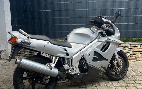Gebrauchtmotorrad Honda VFR 750 - Bild 2