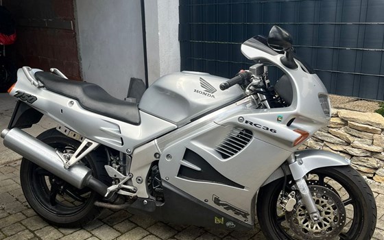 Gebrauchtmotorrad Honda VFR 750 - Bild 9