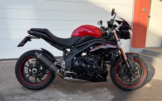 Gebrauchtmotorrad Triumph Speed Triple 1050 - Bild 1