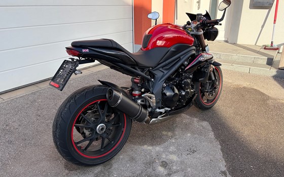 Gebrauchtmotorrad Triumph Speed Triple 1050 - Bild 2