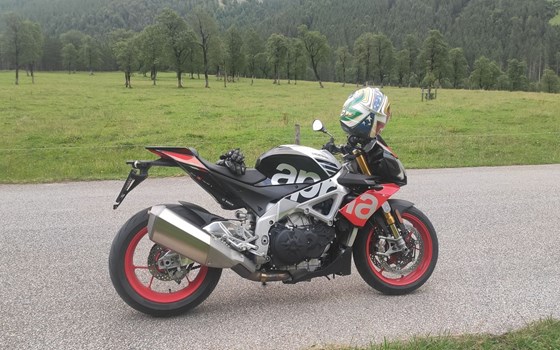 Gebrauchtmotorrad Aprilia Tuono V4 1100 Factory - Bild 3