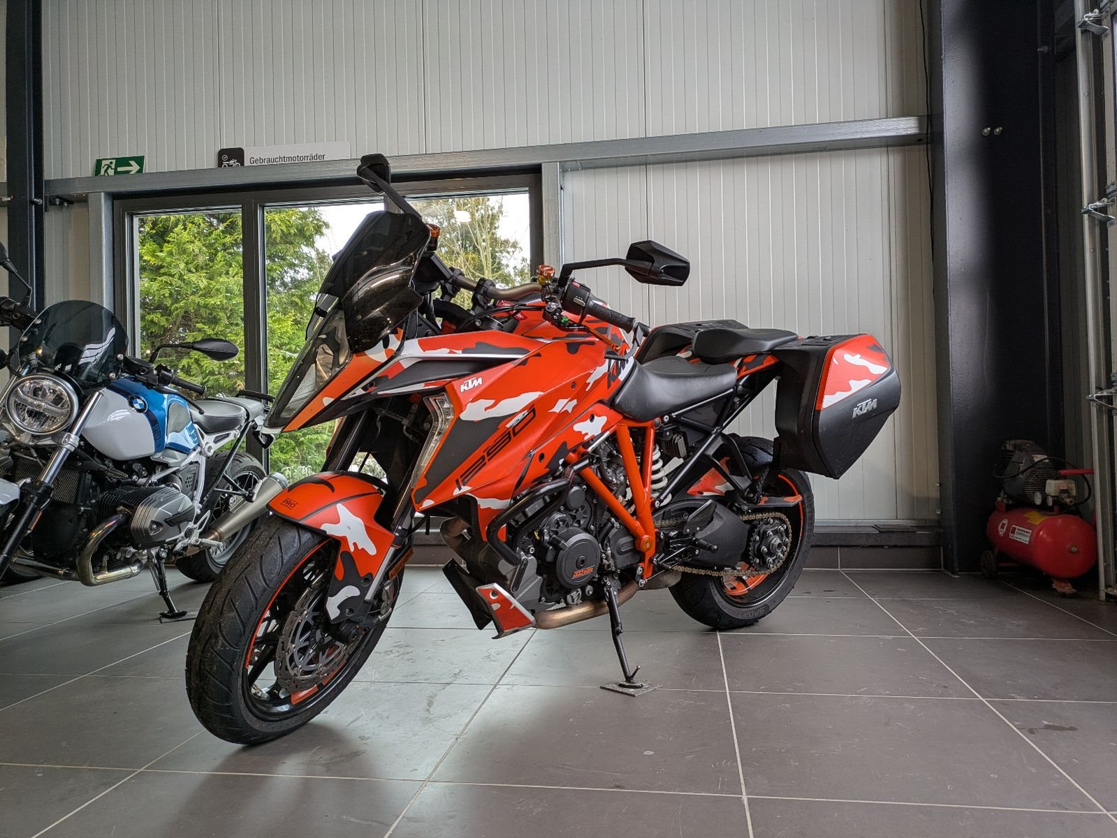 KTM 1290 Super Duke GT