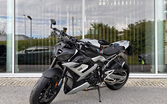 Gebrauchtmotorrad BMW M 1000 R - Bild 1