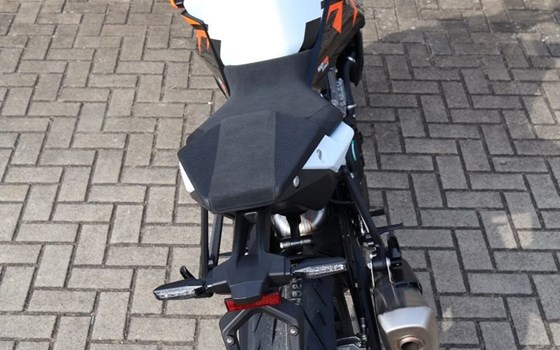 Neufahrzeug KTM 990 Duke - Bild 7