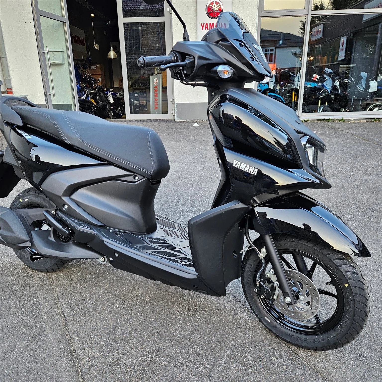 Yamaha RayZR