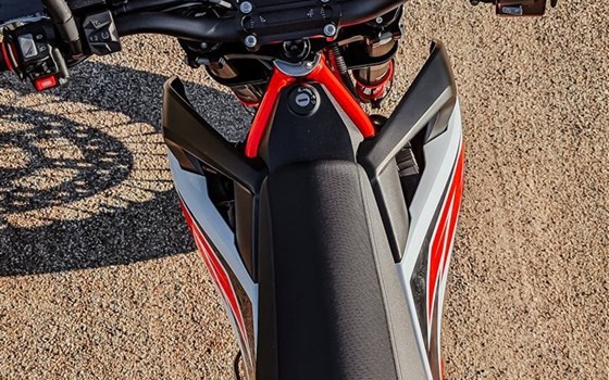 Gebrauchtmotorrad KTM 690 SMC R - Bild 12