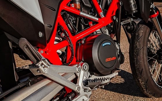 Gebrauchtmotorrad KTM 690 SMC R - Bild 5