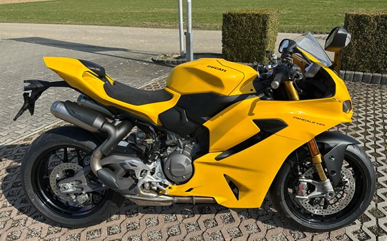 Neufahrzeug Ducati Panigale V2 S - Bild 1